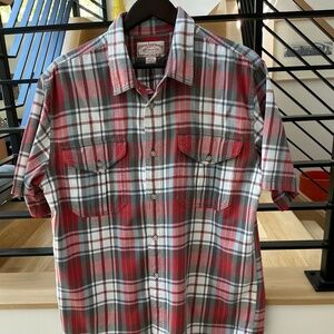 Filson Mens S/S cotton plaid button down w flap pockets (brand new) sz L